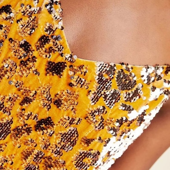 Anthropologie sequin top - Picture 7 of 7